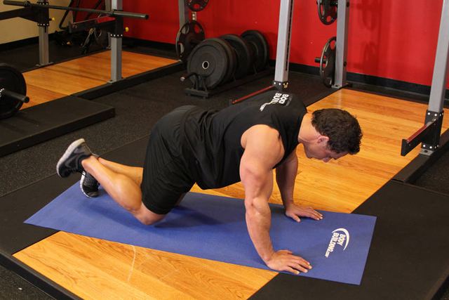 Donkey Kicks (Glute Kickbacks) – start position